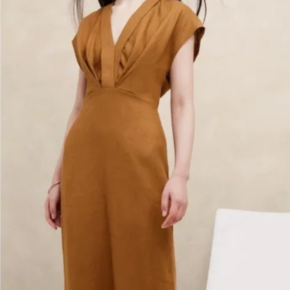 NWT Banana Republic Elegant Brown V-Neck Dress